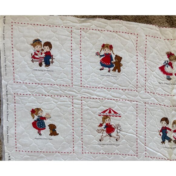Cranston Print Works "Love Makes the World Go Round" Quilted Fabric Blocks 17" x - Picture 1 of 7